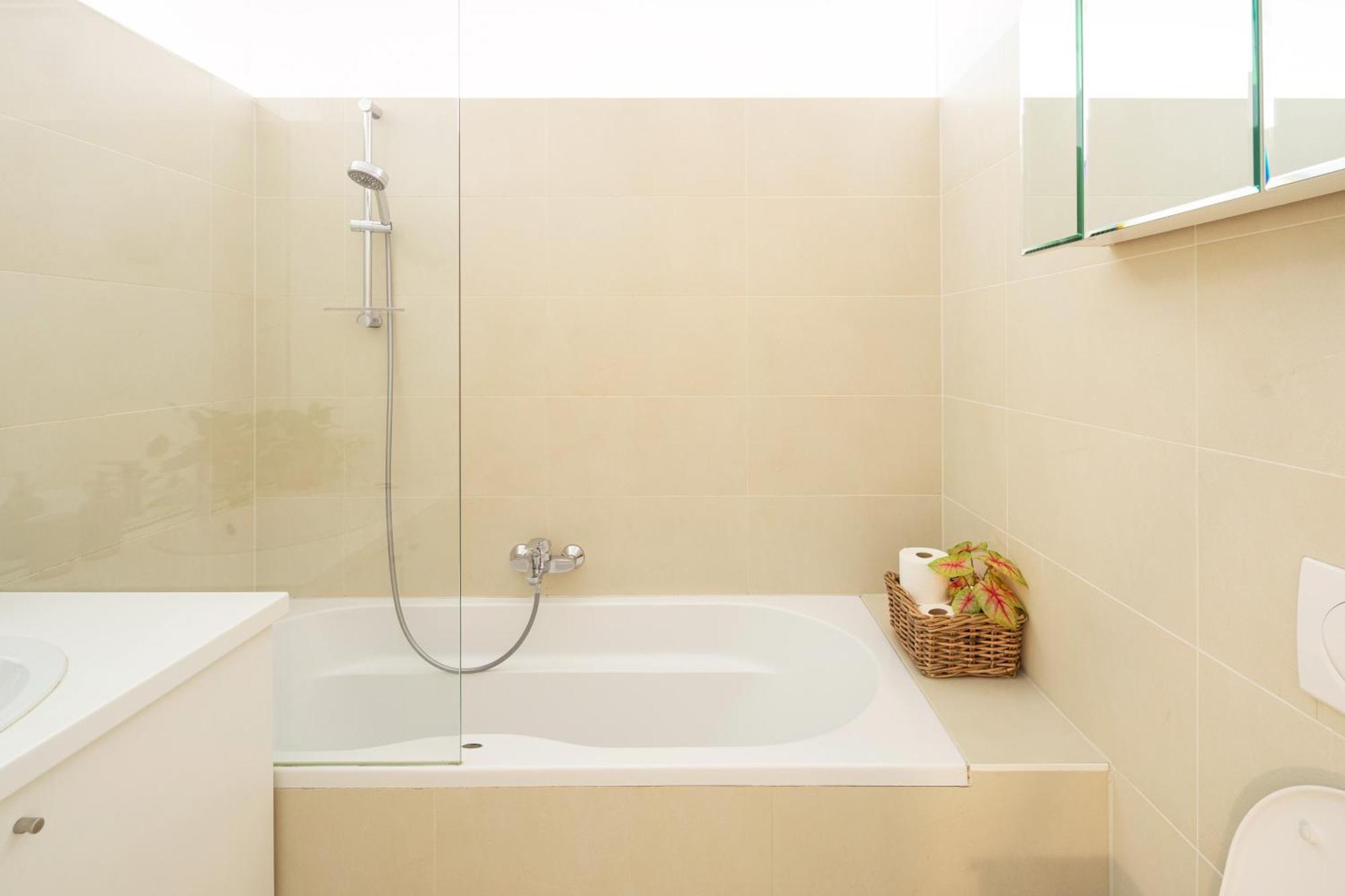 Gemuetliches, Ruhiges Apartment - 90M2 Mit Garten Und Terrasse Вена Экстерьер фото